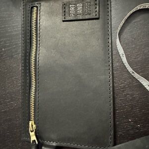 Portland leather Adrianna in smooth black